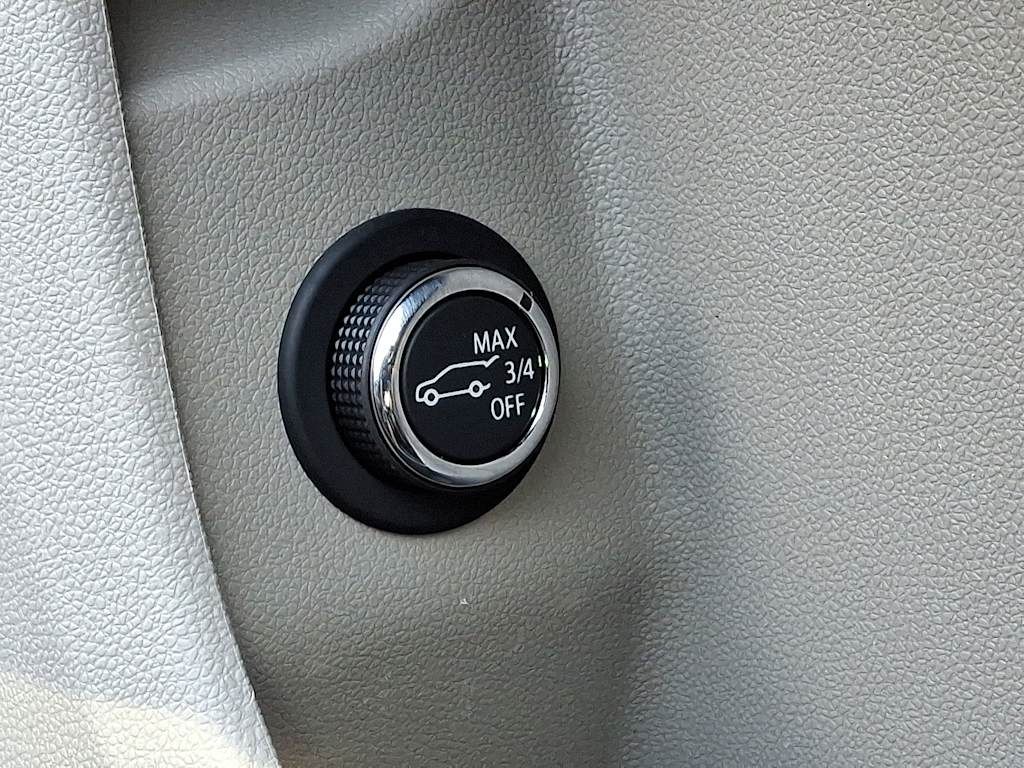 Thumbnail: 2022 Cadillac XT4 - 11