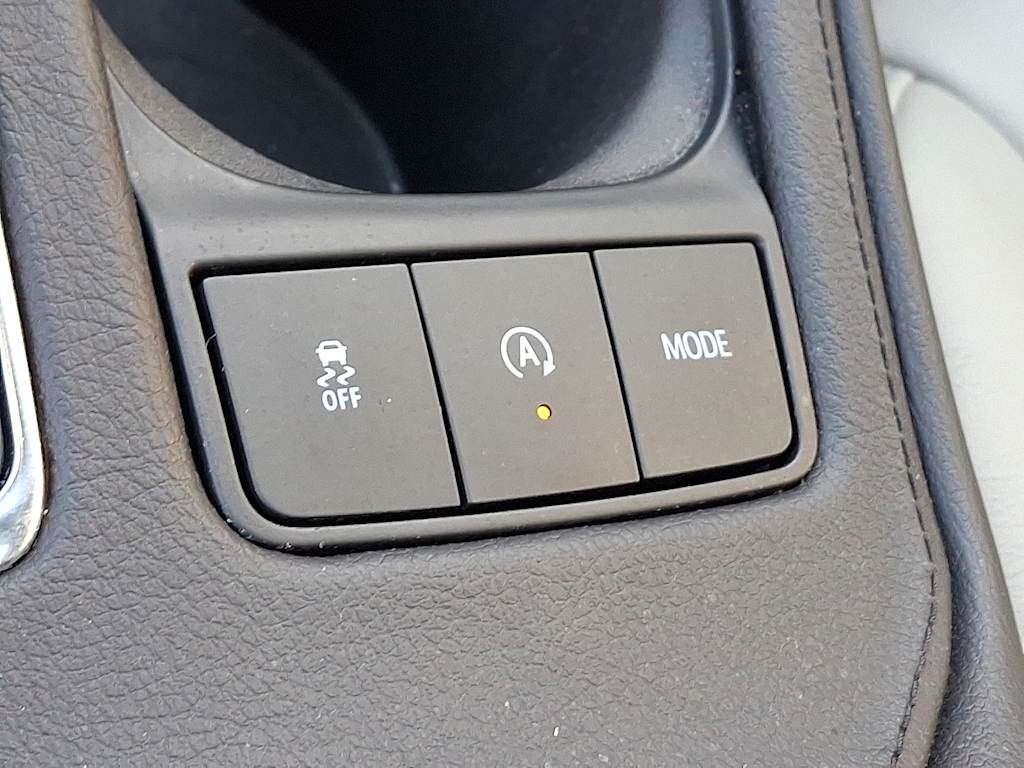 Thumbnail: 2022 Cadillac XT4 - 20