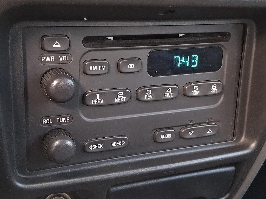 Thumbnail: 2002 Chevrolet Tracker - 19