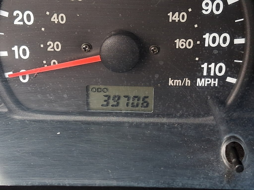 Thumbnail: 2002 Chevrolet Tracker - 10