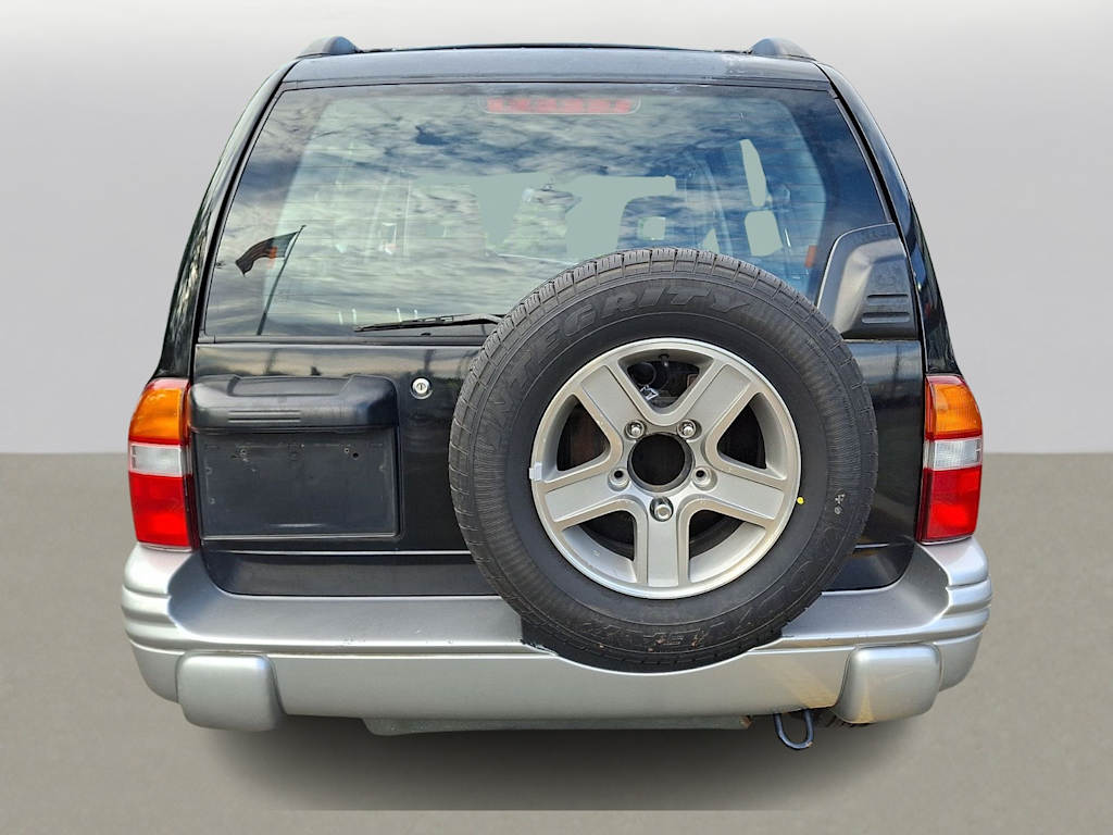 Thumbnail: 2002 Chevrolet Tracker - 16