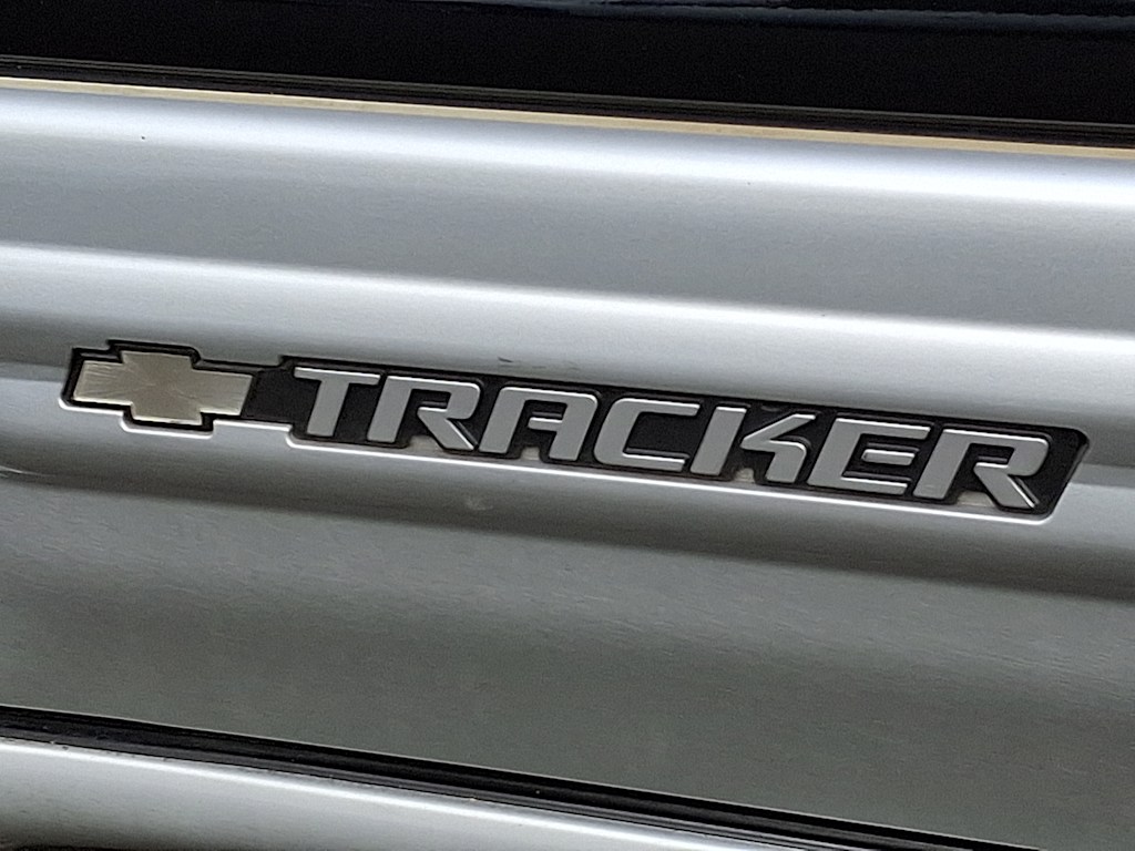 Thumbnail: 2002 Chevrolet Tracker - 6