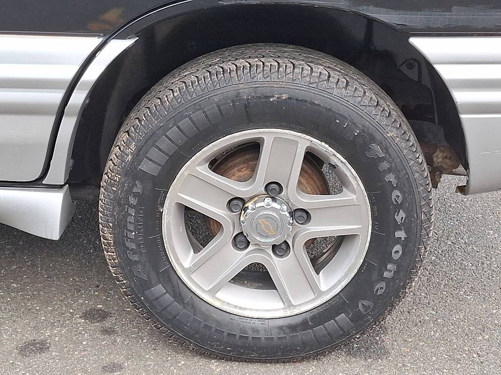 Thumbnail: 2002 Chevrolet Tracker - 7