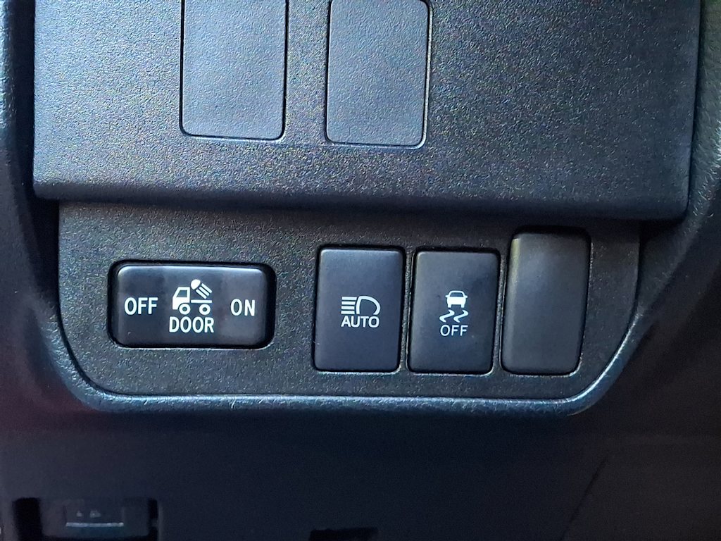 Thumbnail: 2020 Toyota Tacoma - 24