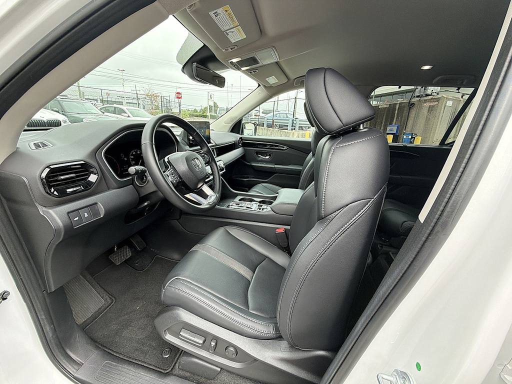 Thumbnail: 2023 Honda Pilot - 11