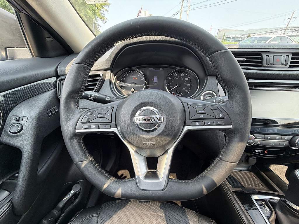 Thumbnail: 2018 Nissan Rogue - 10
