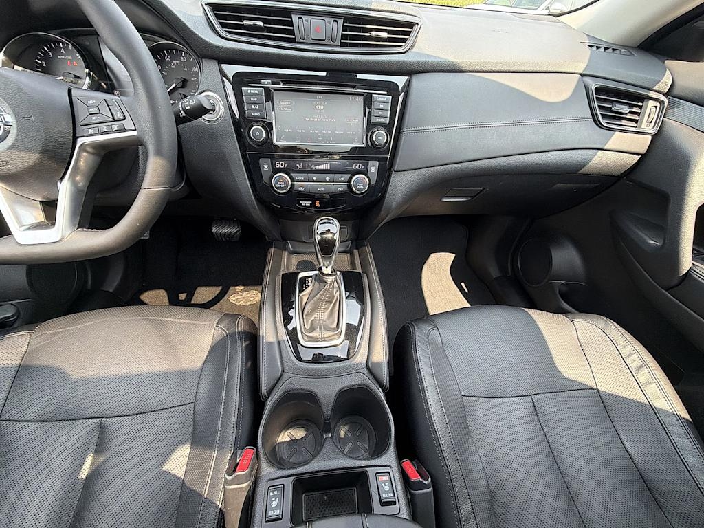 Thumbnail: 2018 Nissan Rogue - 14