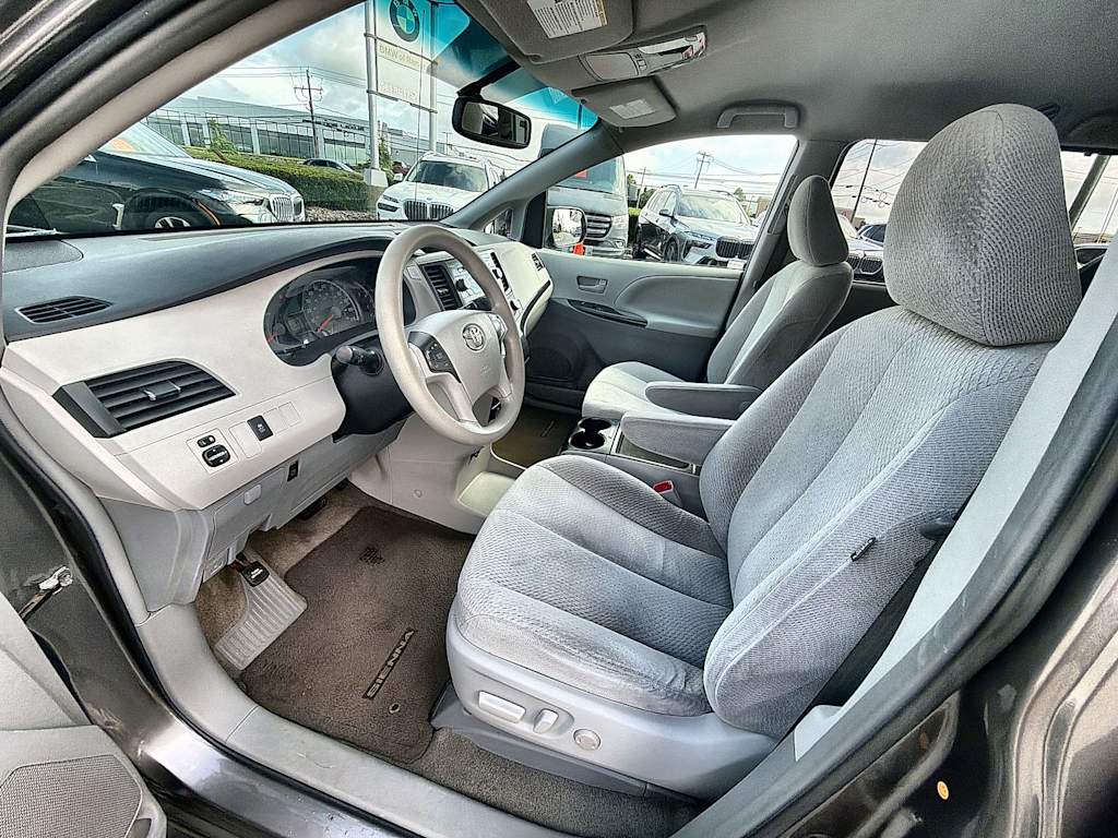 Thumbnail: 2012 Toyota Sienna - 11