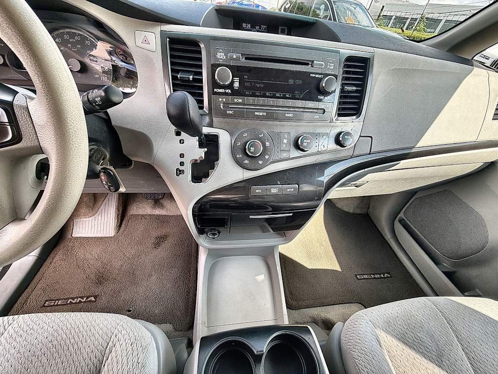 Thumbnail: 2012 Toyota Sienna - 14