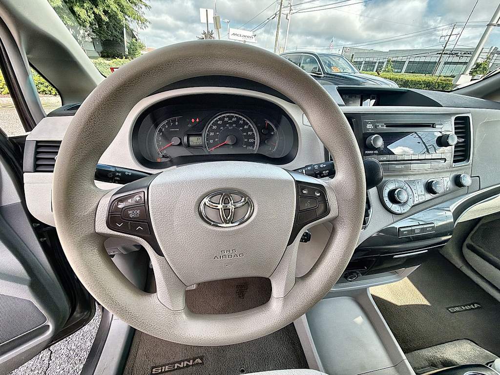 Thumbnail: 2012 Toyota Sienna - 10