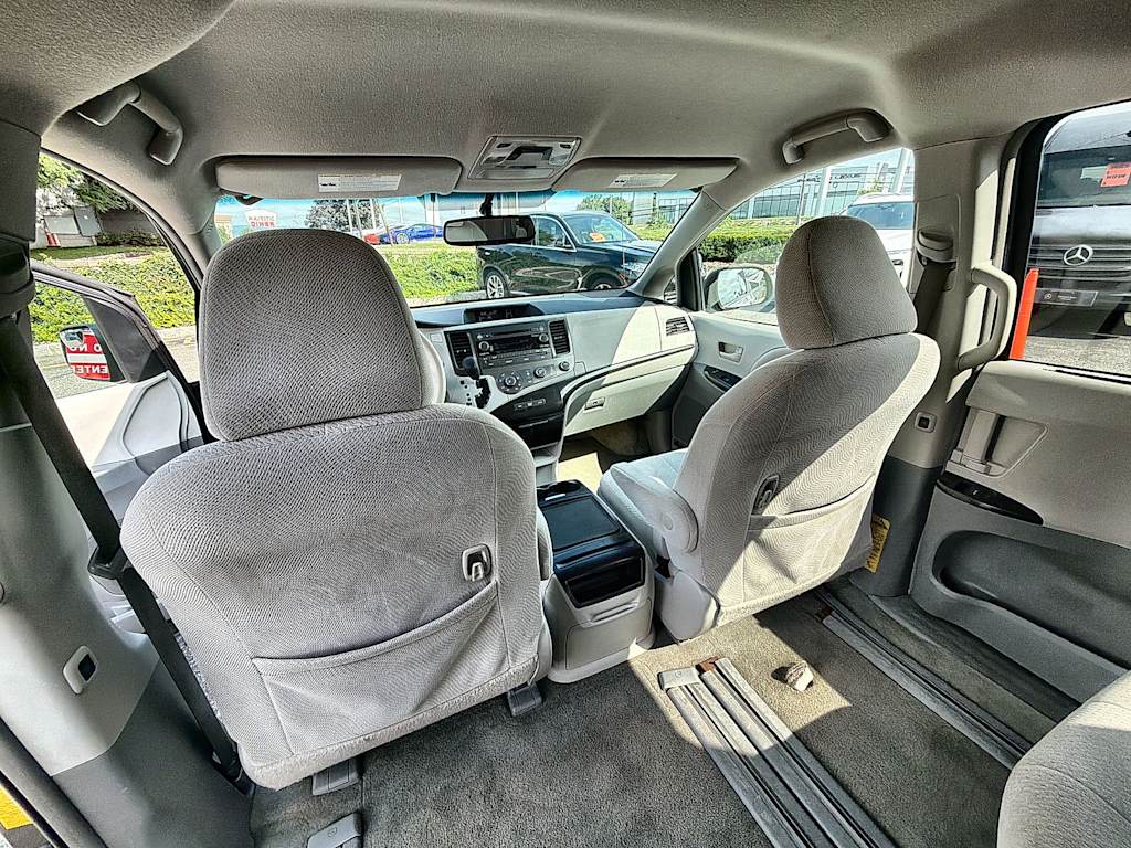 Thumbnail: 2012 Toyota Sienna - 13