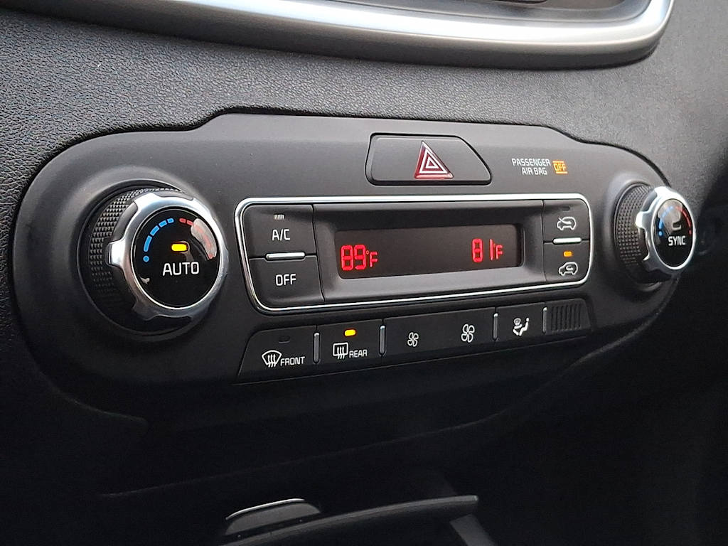 Thumbnail: 2019 Kia Sorento - 19