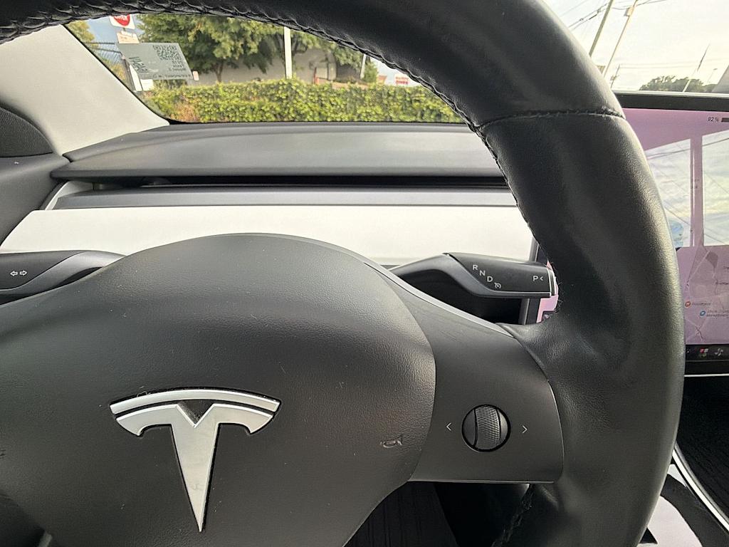Thumbnail: 2018 Tesla Model 3 - 28