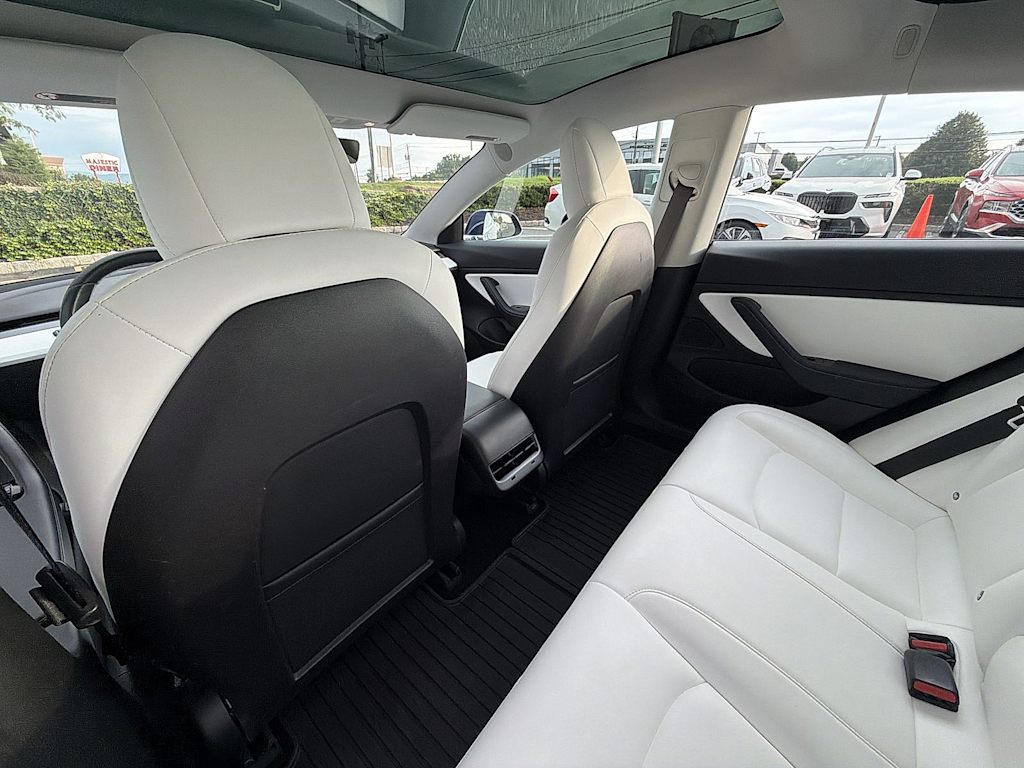 Thumbnail: 2018 Tesla Model 3 - 12