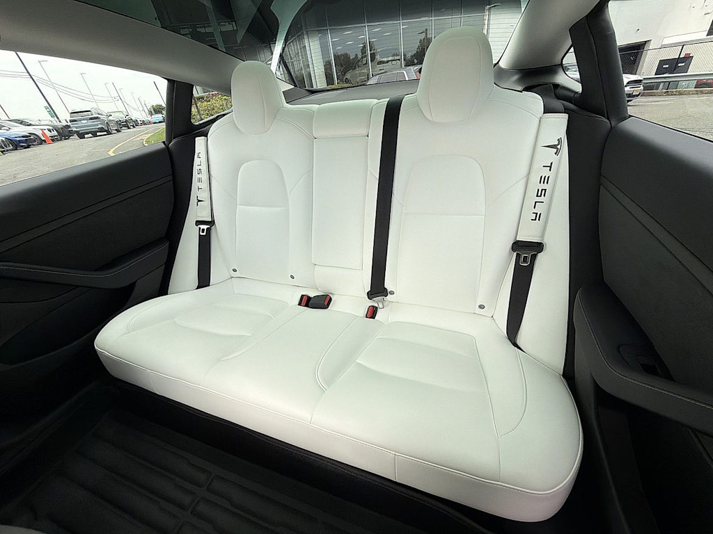Thumbnail: 2022 Tesla Model 3 - 12