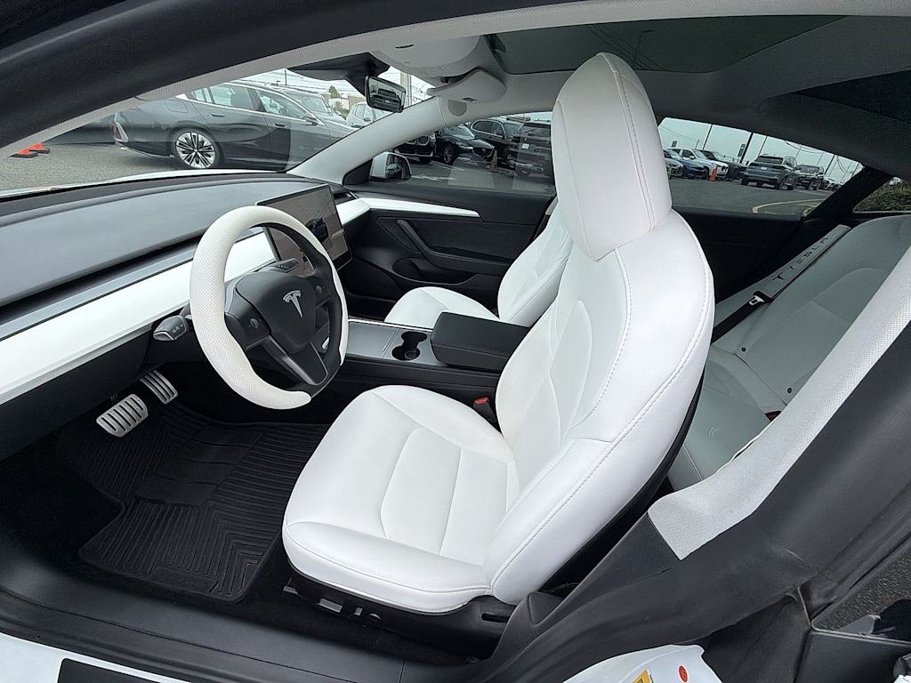 Thumbnail: 2022 Tesla Model 3 - 16