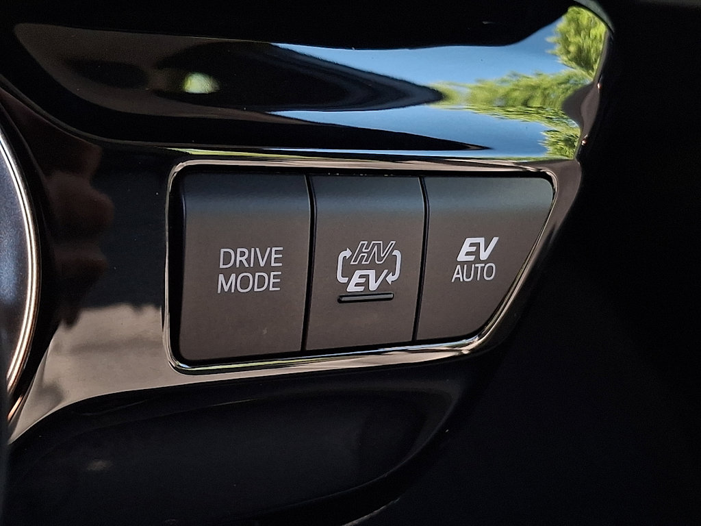 Thumbnail: 2021 Toyota Prius Prime - 23