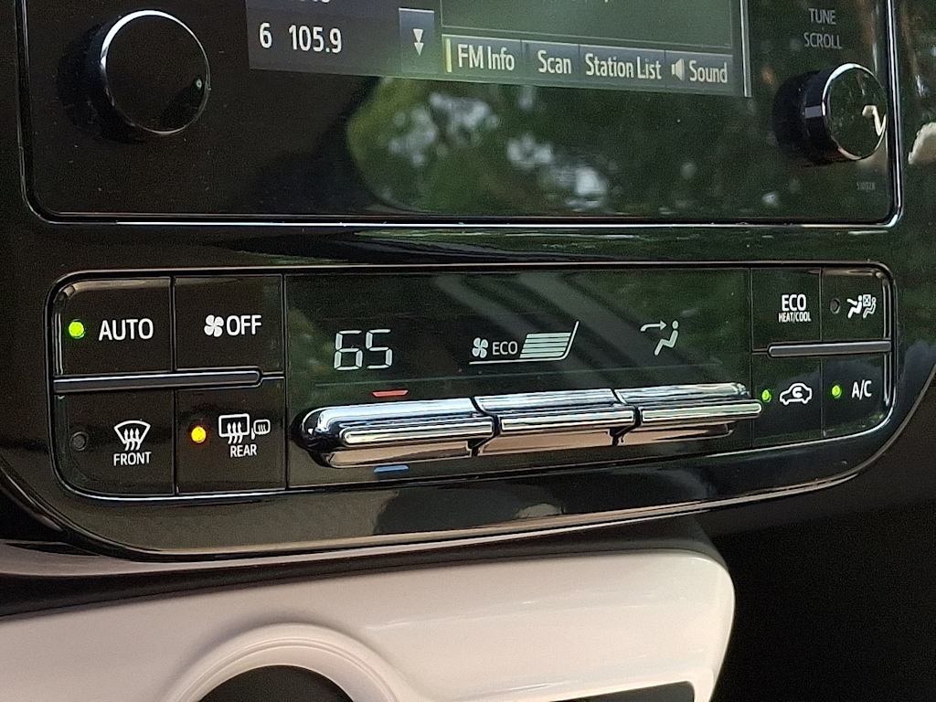 Thumbnail: 2016 Toyota Prius - 8