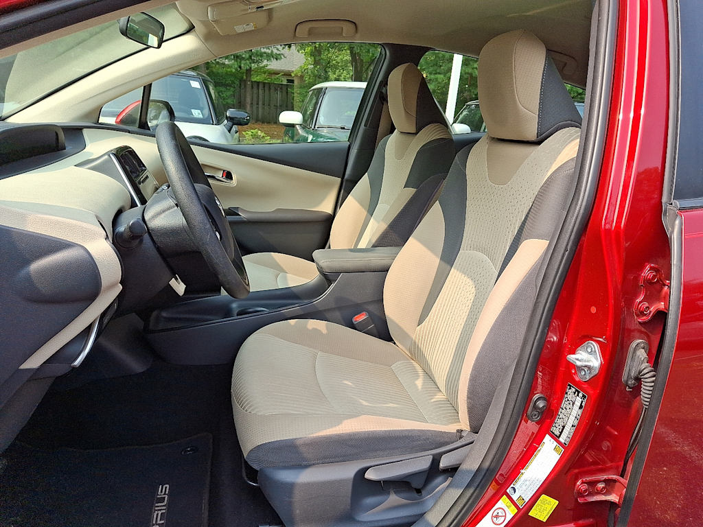 Thumbnail: 2016 Toyota Prius - 6