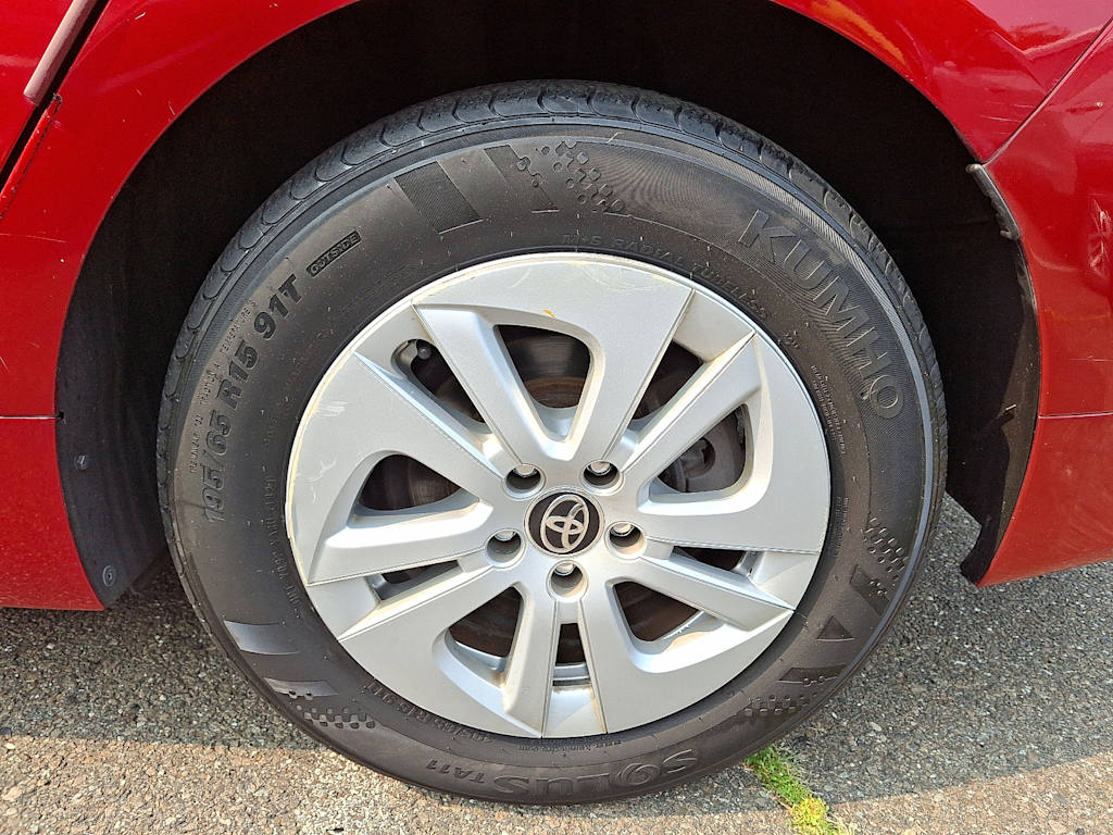 Thumbnail: 2016 Toyota Prius - 5