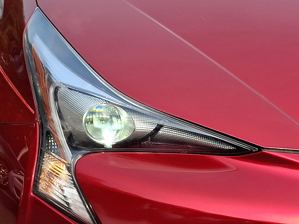 Thumbnail: 2016 Toyota Prius - 14