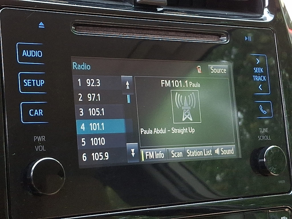 Thumbnail: 2016 Toyota Prius - 18