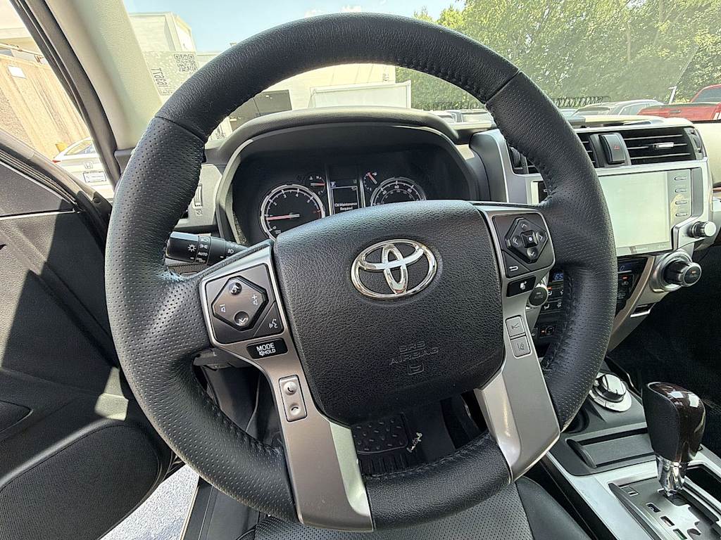Thumbnail: 2020 Toyota 4Runner - 10