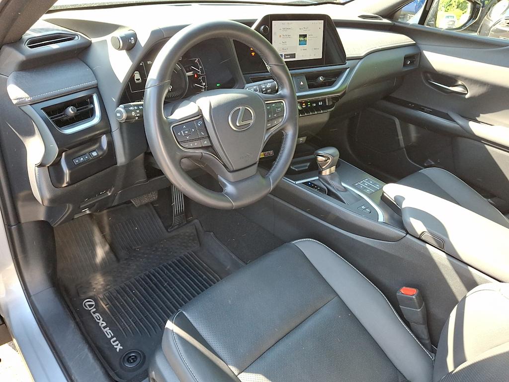 Thumbnail: 2023 Lexus UX - 2