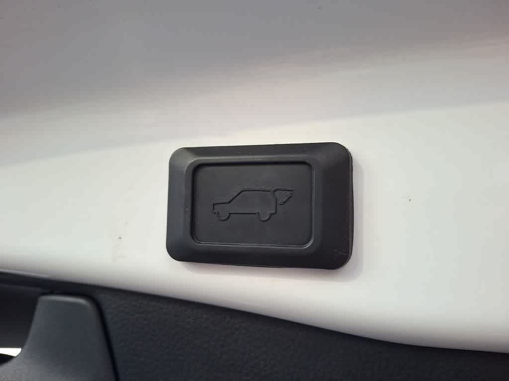 Thumbnail: 2021 Toyota RAV4 - 28