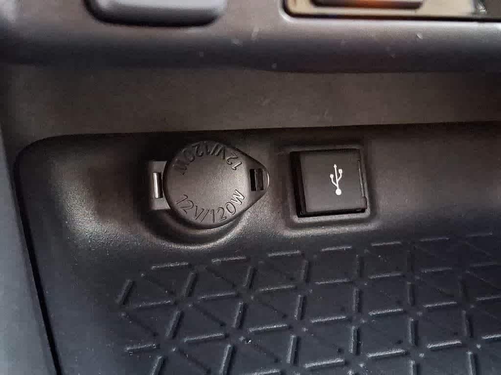 Thumbnail: 2021 Toyota RAV4 - 25