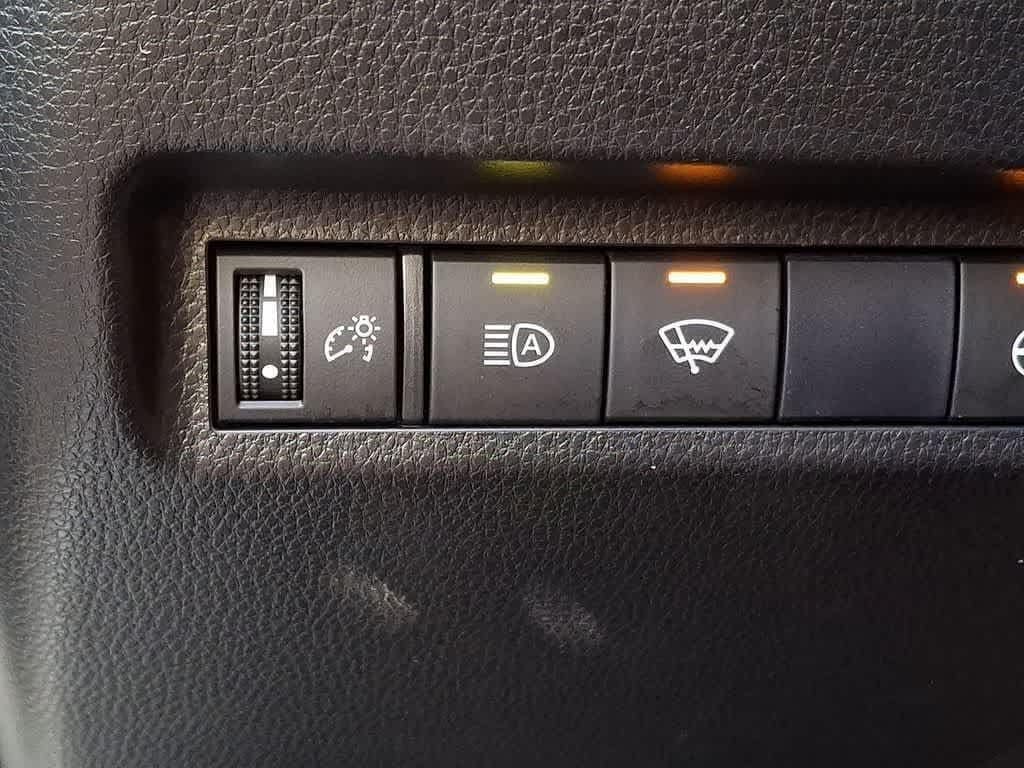 Thumbnail: 2021 Toyota RAV4 - 26