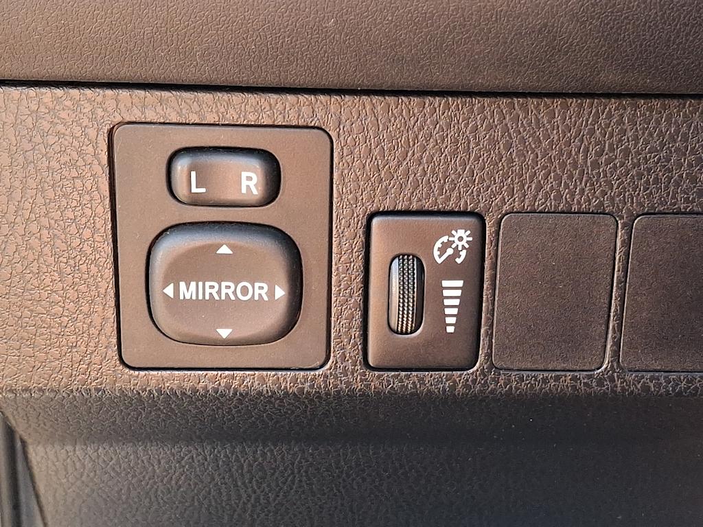 Thumbnail: 2016 Toyota RAV4 - 25