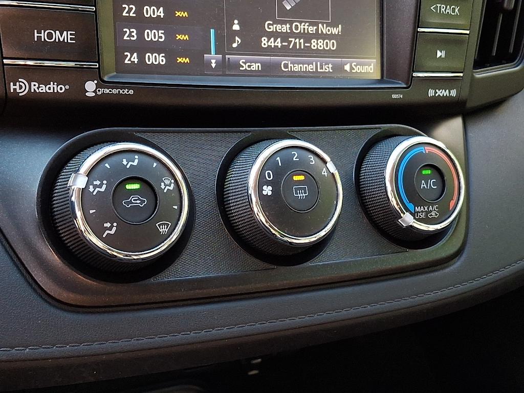 Thumbnail: 2016 Toyota RAV4 - 19
