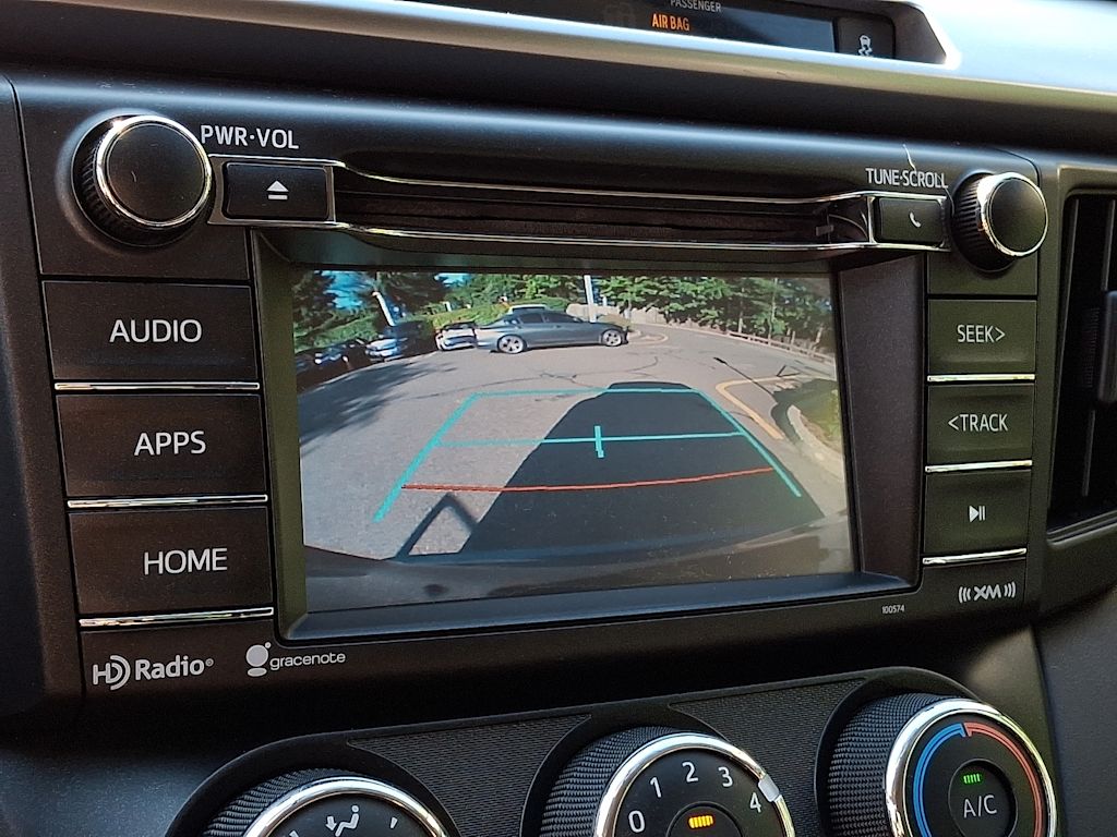 Thumbnail: 2016 Toyota RAV4 - 20