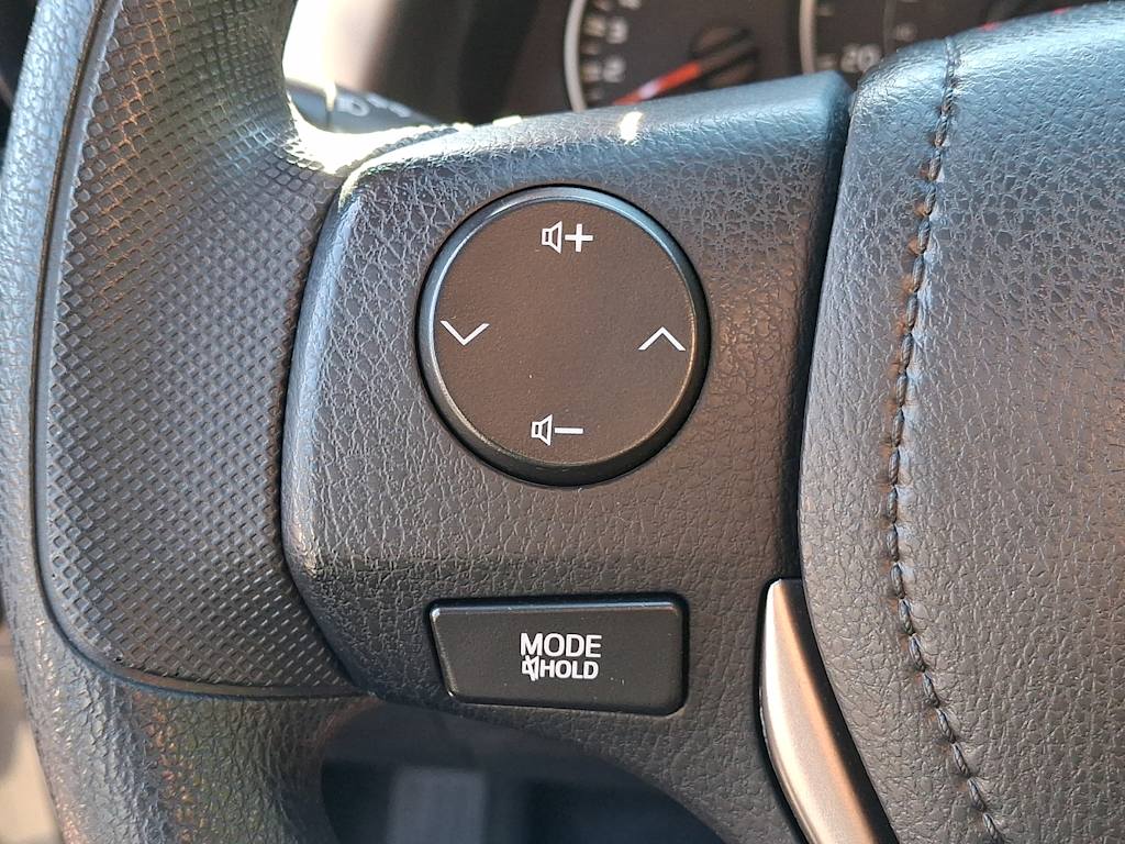 Thumbnail: 2016 Toyota RAV4 - 21