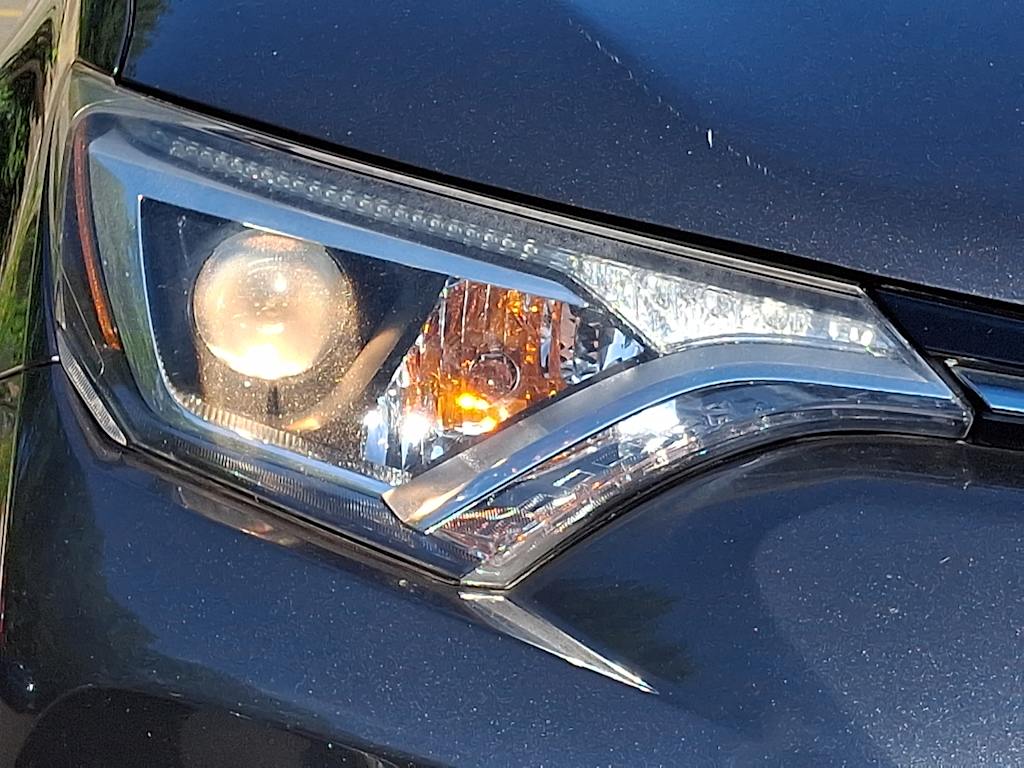 Thumbnail: 2016 Toyota RAV4 - 16
