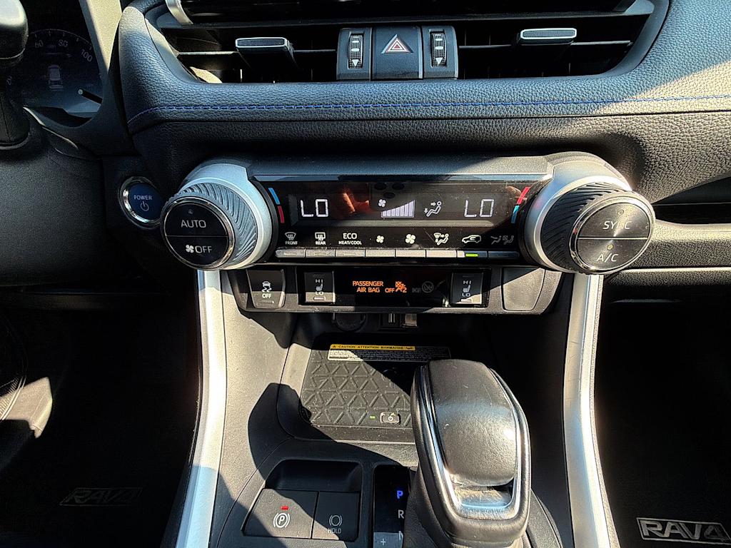 Thumbnail: 2020 Toyota RAV4 - 14