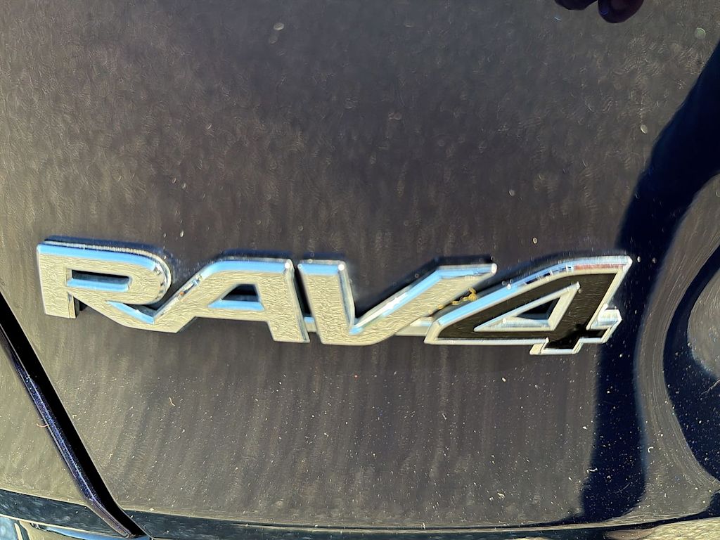 Thumbnail: 2020 Toyota RAV4 - 7