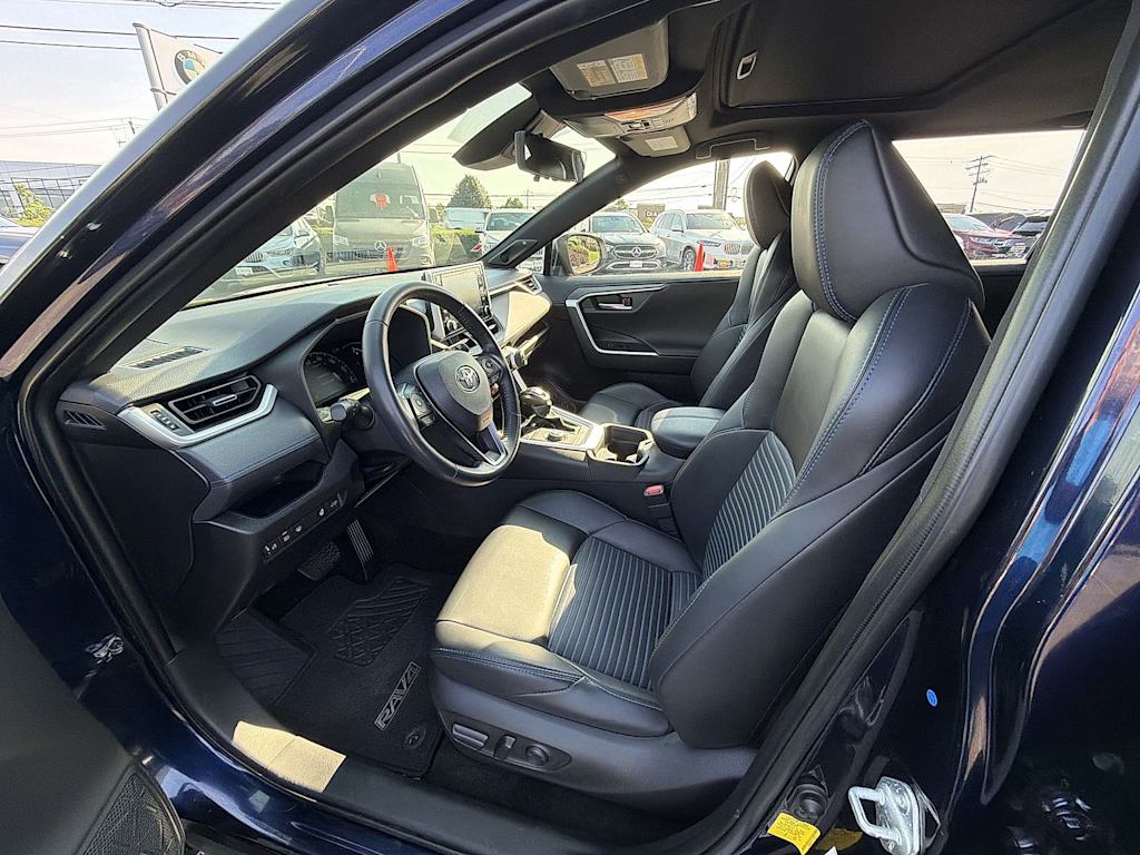 Thumbnail: 2020 Toyota RAV4 - 11