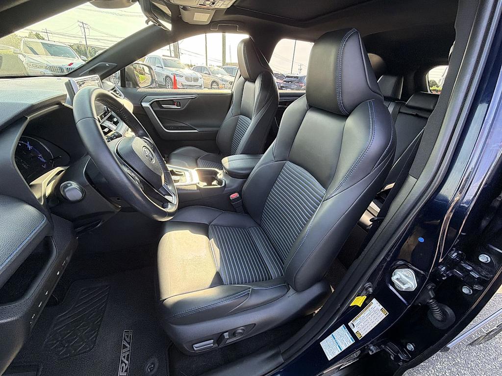 Thumbnail: 2020 Toyota RAV4 - 12
