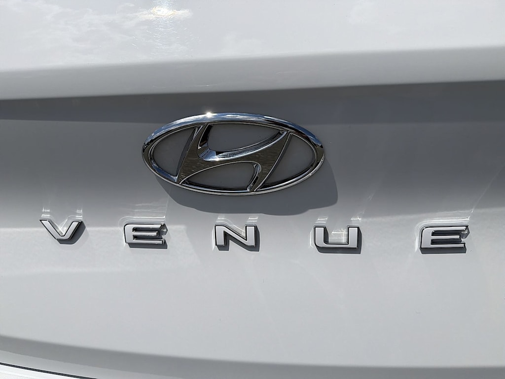 Thumbnail: 2023 Hyundai Venue - 7