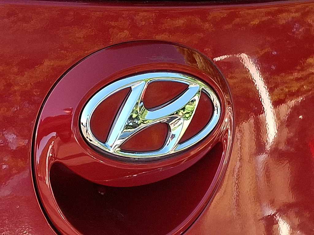 Thumbnail: 2013 Hyundai Veloster - 29