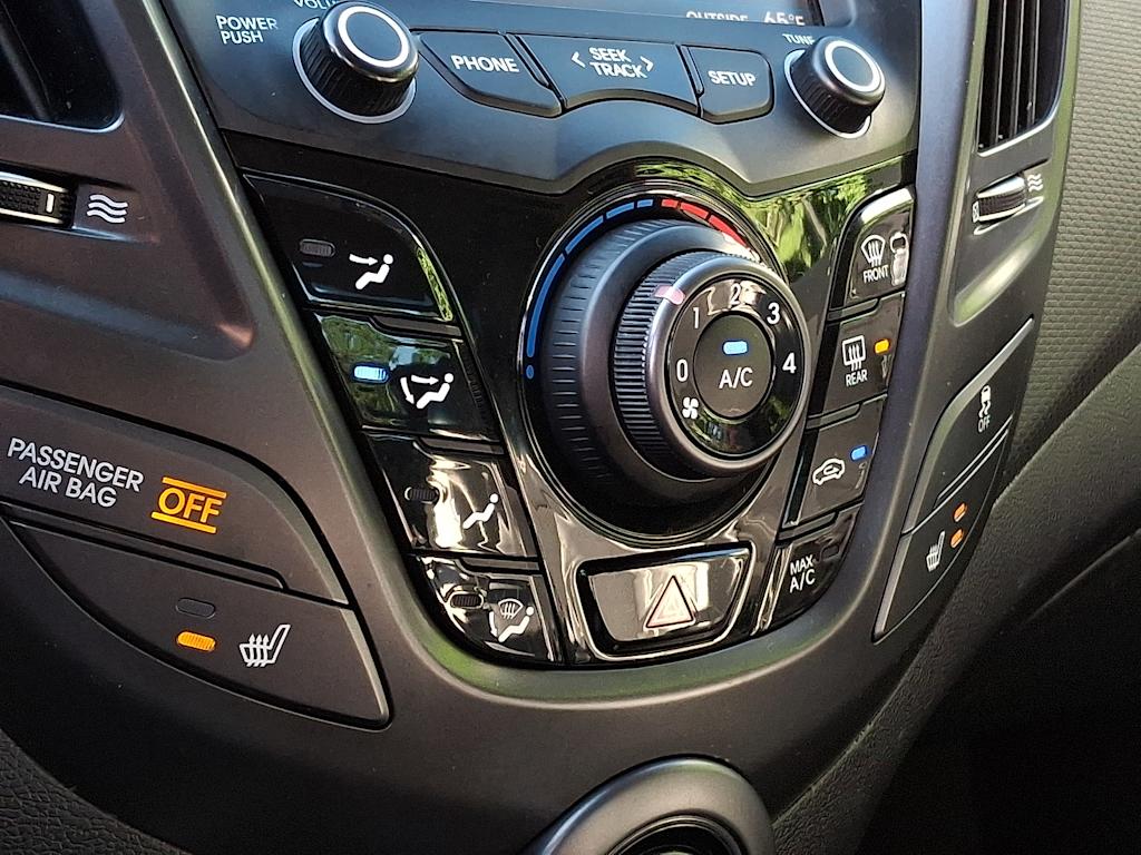 Thumbnail: 2013 Hyundai Veloster - 18