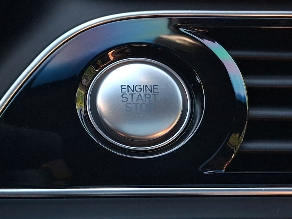 Thumbnail: 2023 Genesis G70 - 23