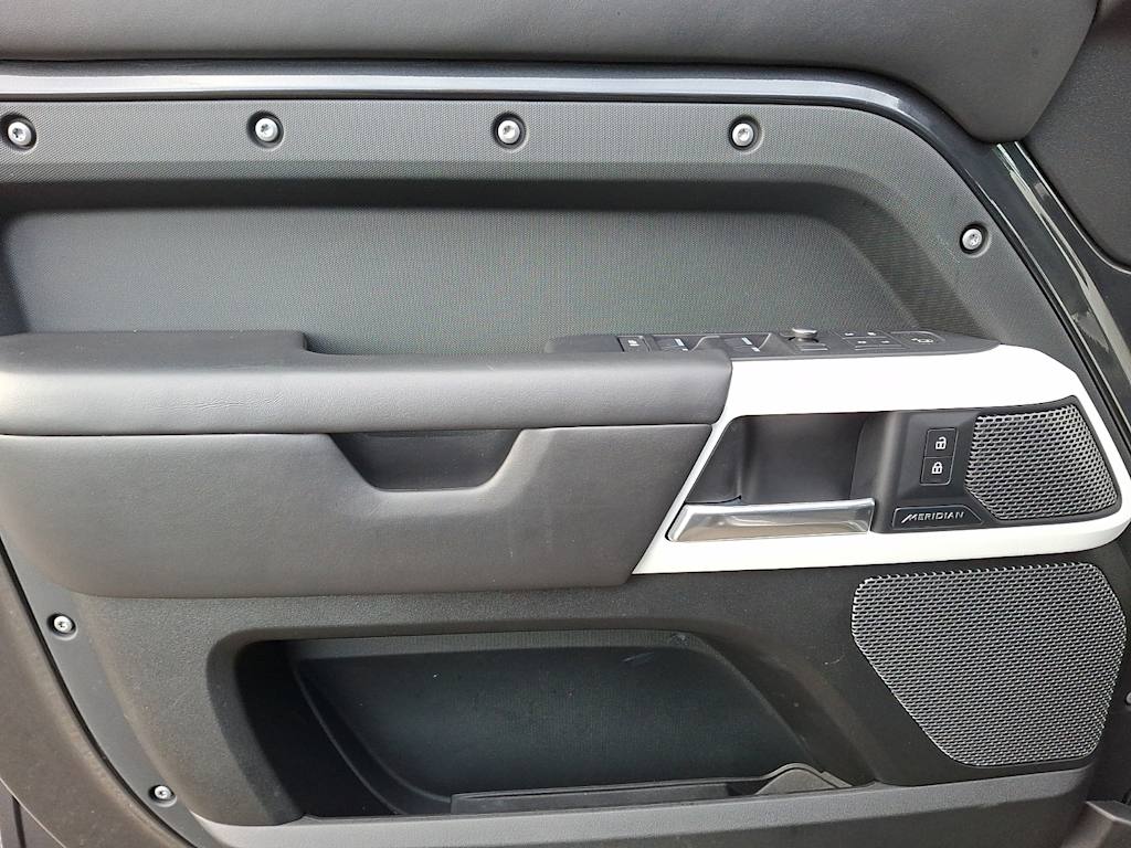 Thumbnail: 2021 Land Rover Defender - 15