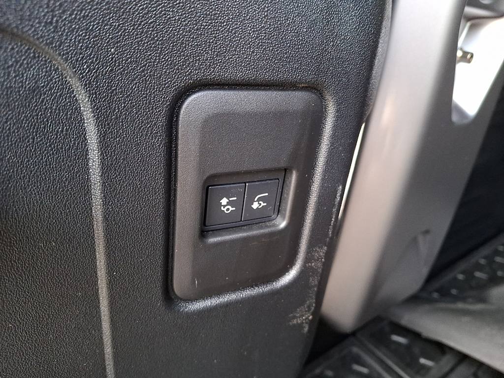 Thumbnail: 2021 Land Rover Defender - 27