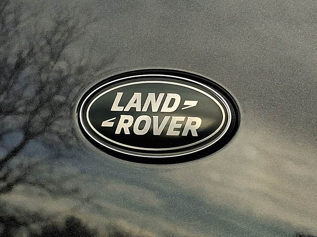 Thumbnail: 2021 Land Rover Defender - 28