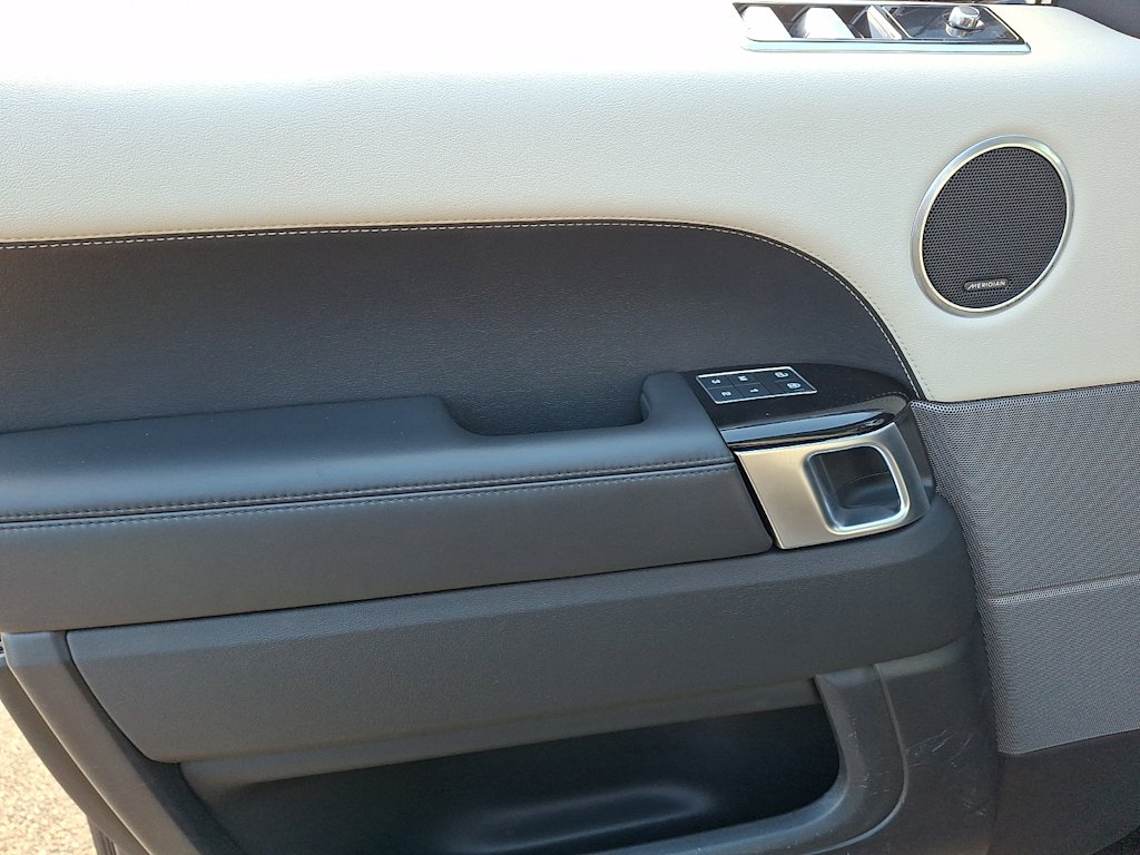 Thumbnail: 2021 Land Rover Range Rover Sport - 17