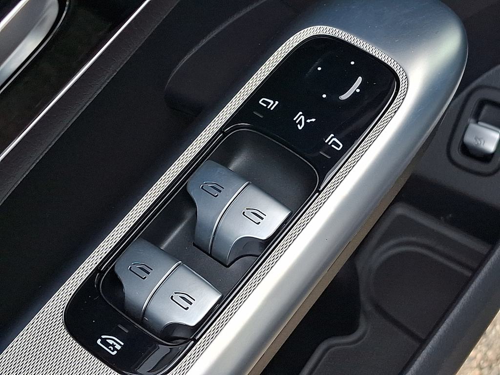Thumbnail: 2024 Mercedes-Benz GLC - 26