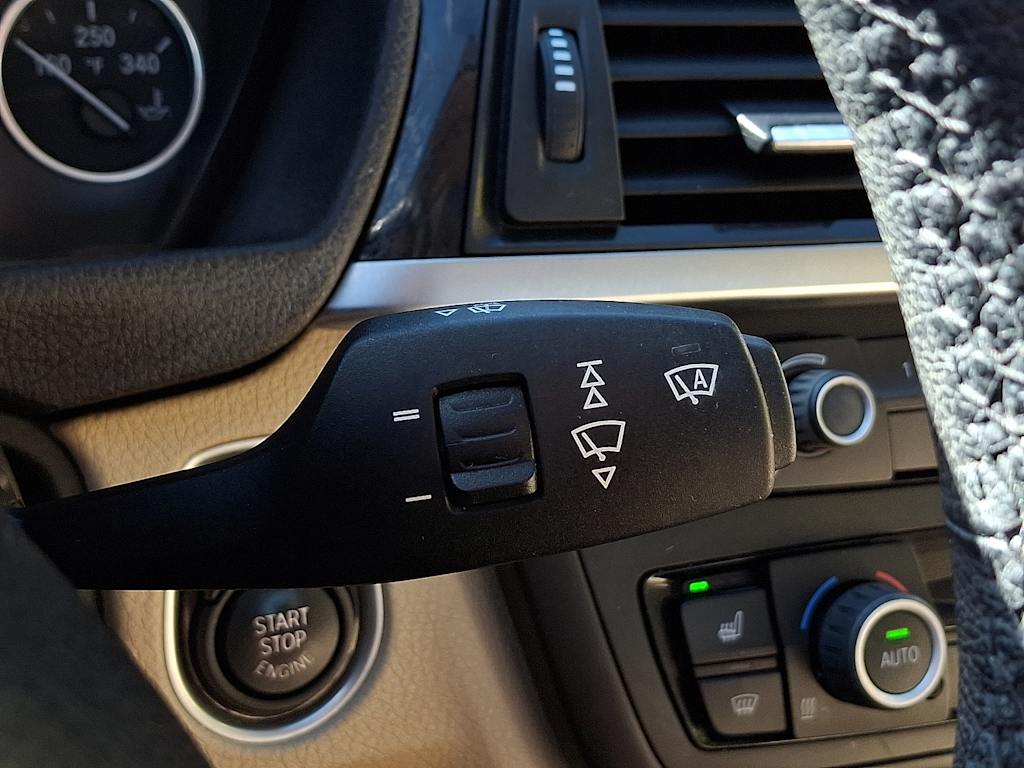 Thumbnail: 2015 BMW 3 Series - 23